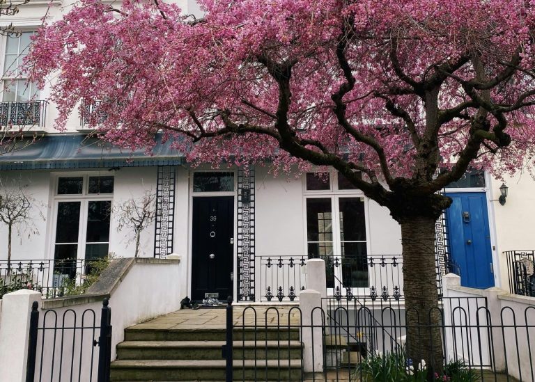 Here’s the average age of first-time home buyers in the UK right now – and the cost of a deposit