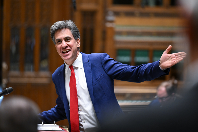 Labour doubles down on green energy with oil and gas crackdown
