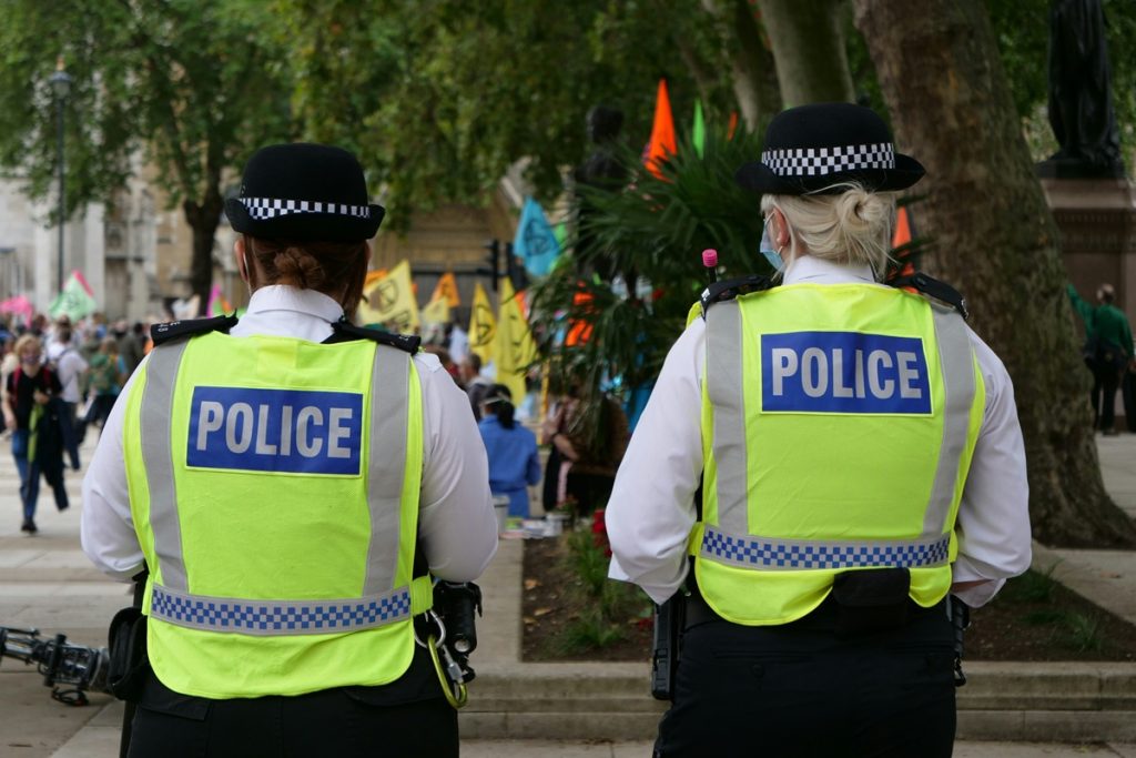 New UK law lets police enter homes to retrieve stolen phones