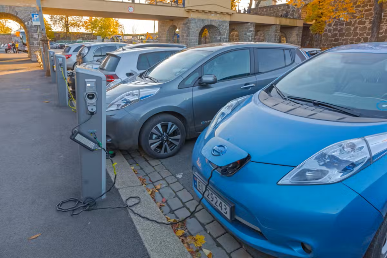 UK car buyers face higher prices as EV mandate falls short