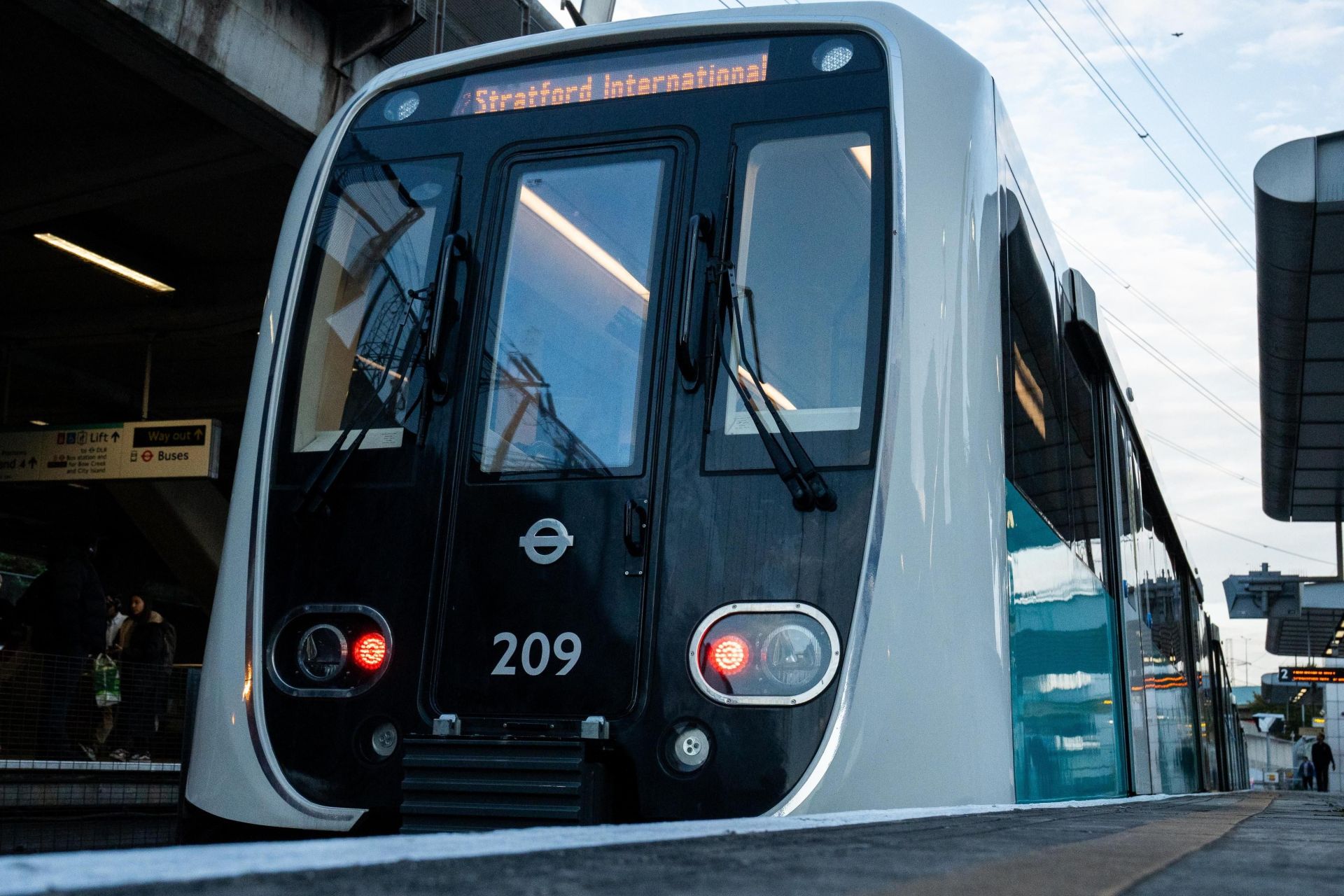 DLR extension to go ahead with strong public support