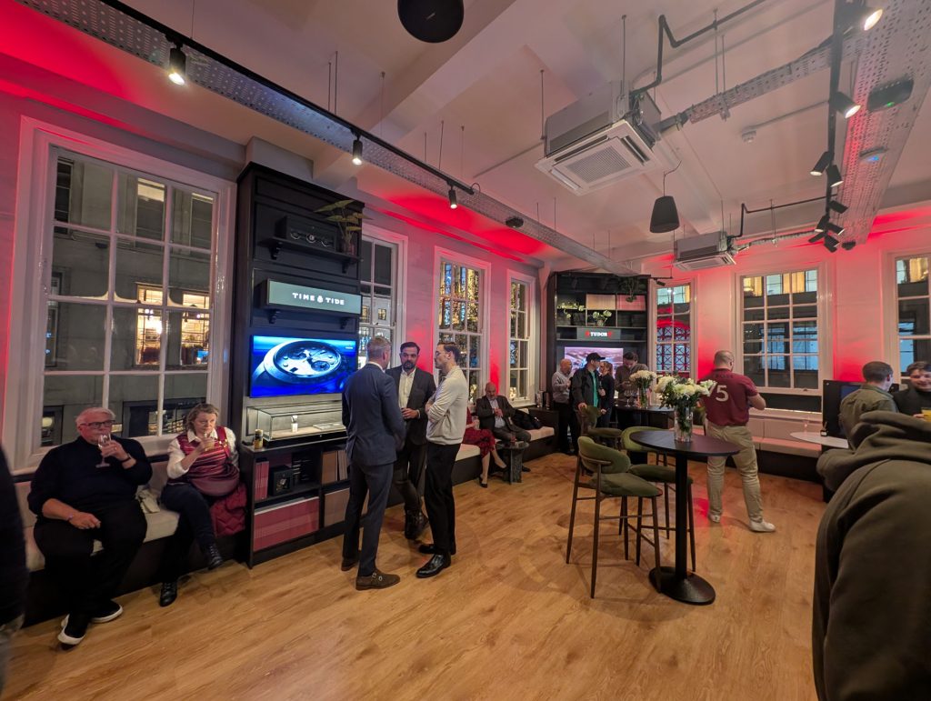 Tudor Lounge 1