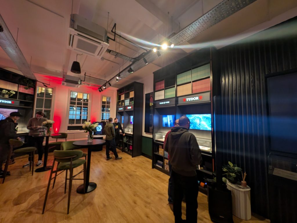Tudor Lounge 2