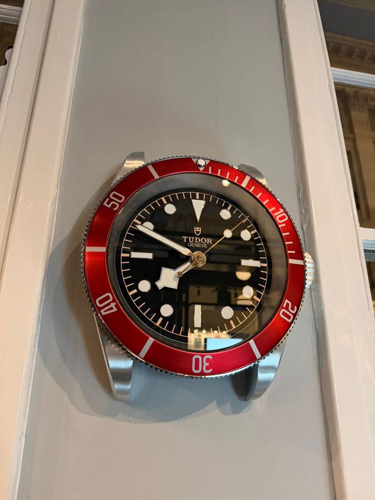 Tudor Lounge 4