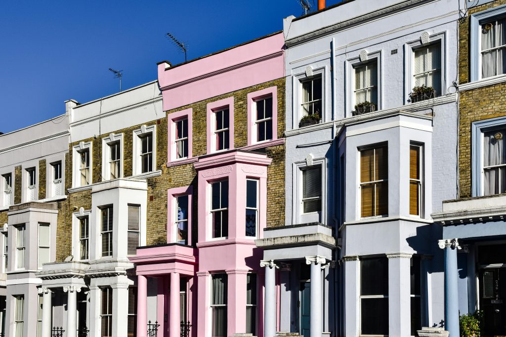 London homes are worth £14,000 less than they were a year ago