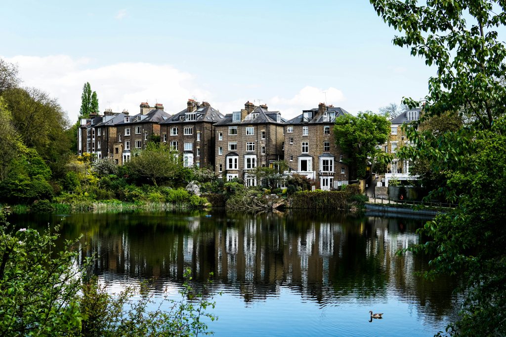 Britain's top-end housing market has stalled