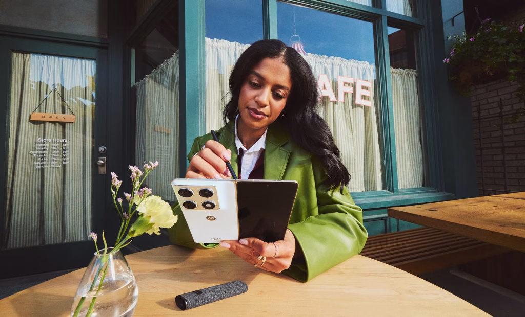 Motorola Razr Fold 4