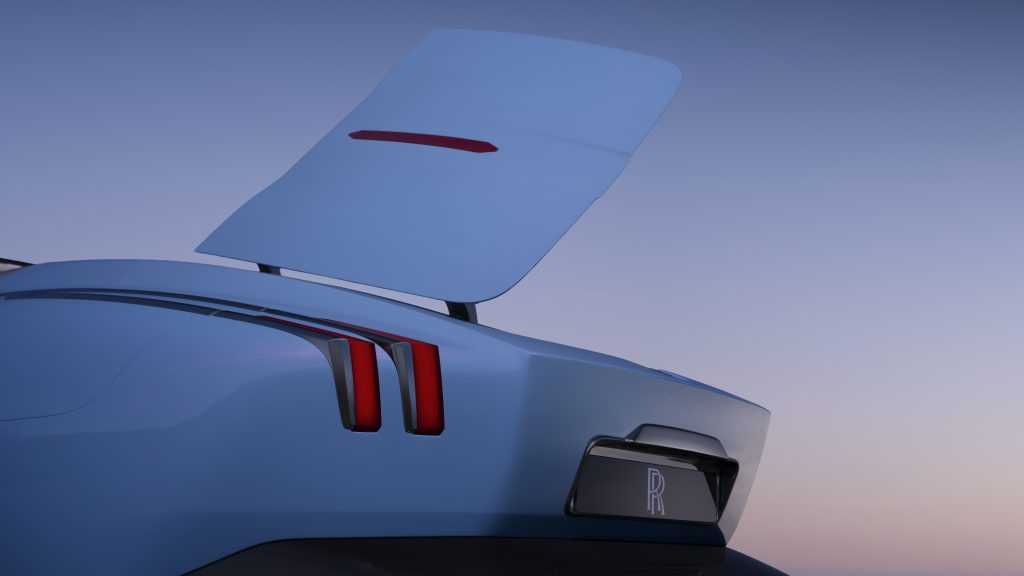 P90636205 Highres Presenting Project N