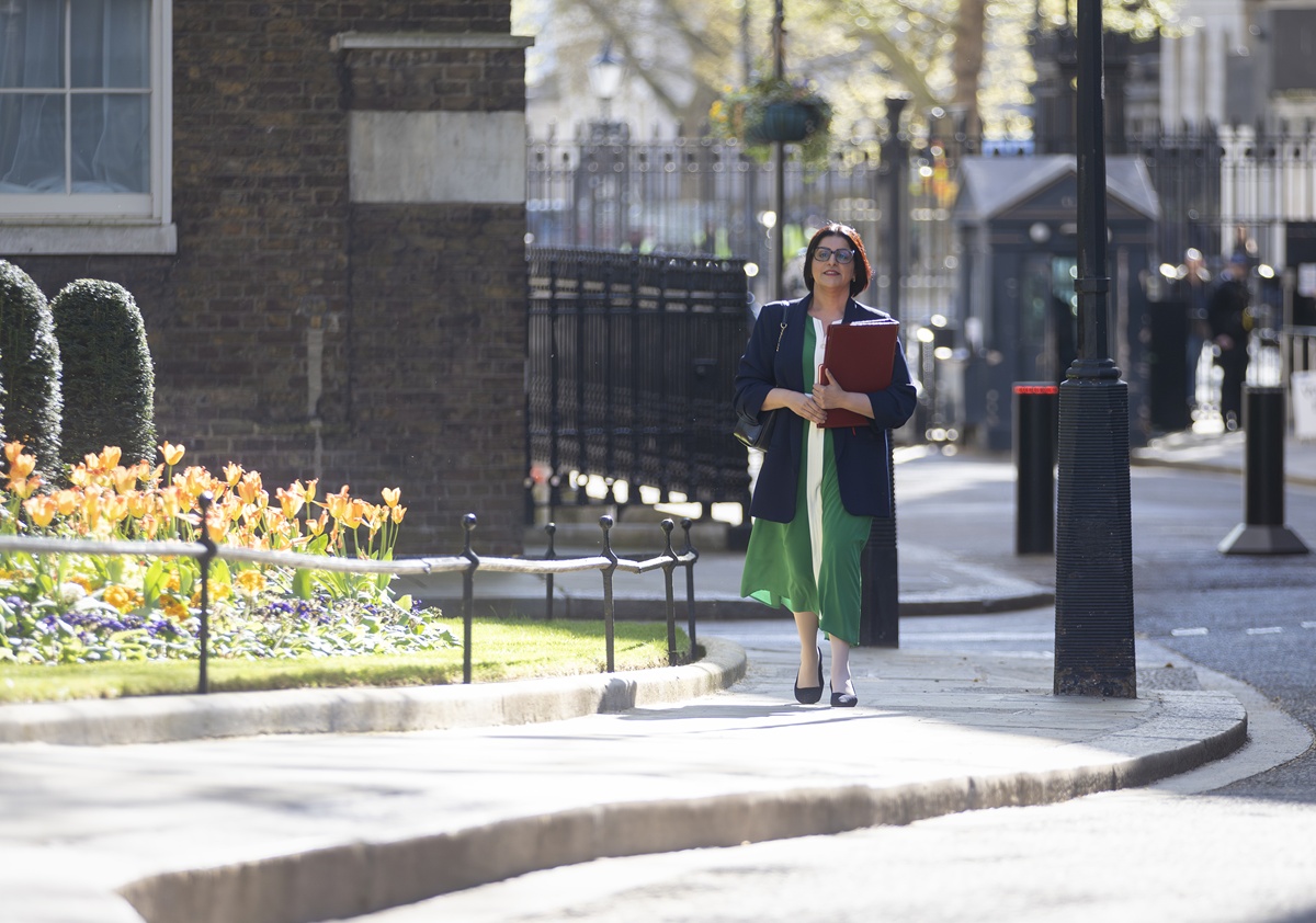 UK to let communities and universities sponsor refugees from Autumn 2026