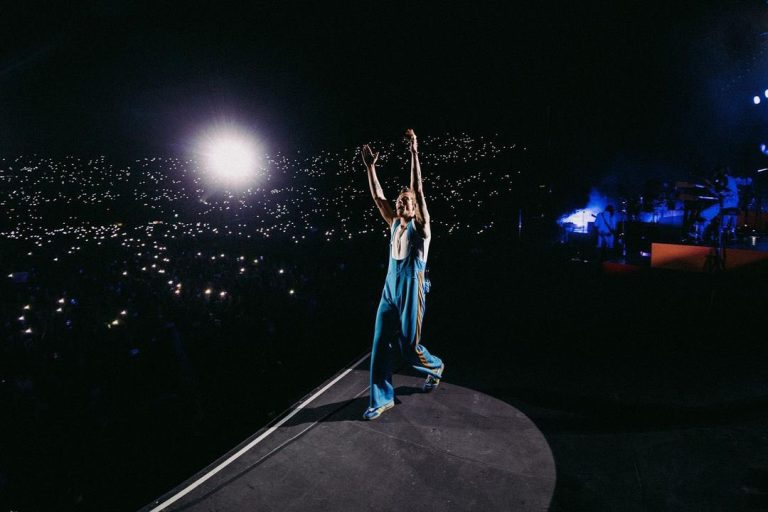 The ‘Blue Dot Fever’ killing US stadium tours hasn’t crossed the Atlantic – Harry Styles fans are dropping £981 a head at Wembley
