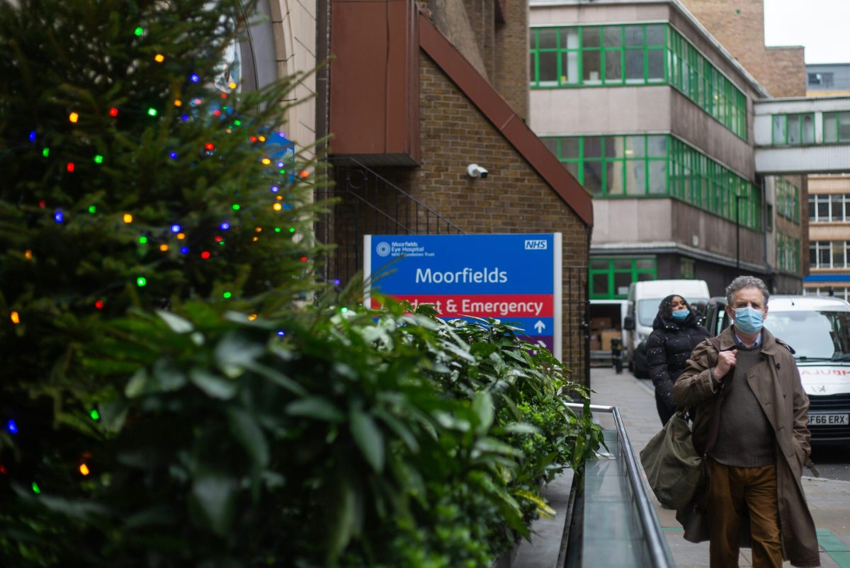 NHS to hire 380,000 fewer staff as AI takes over: report