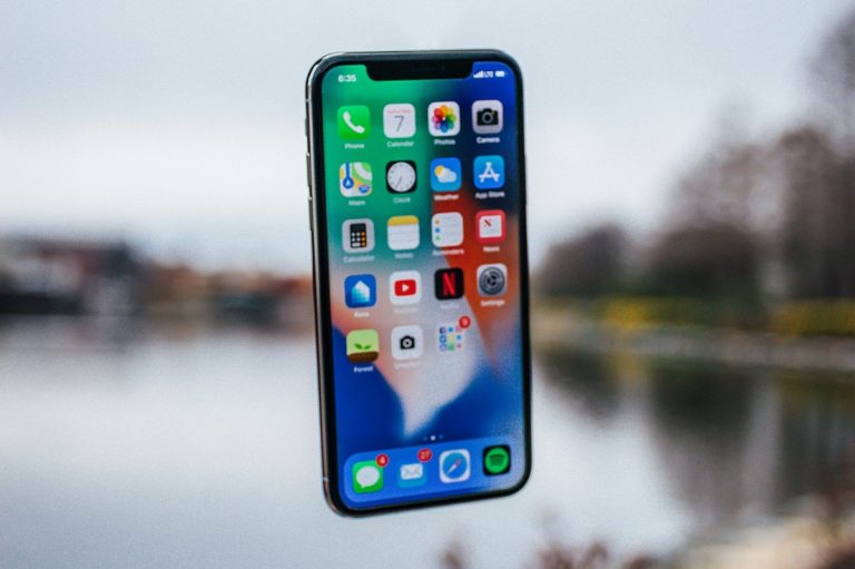 Apple and Google face new UK rules that could make apps cheaper