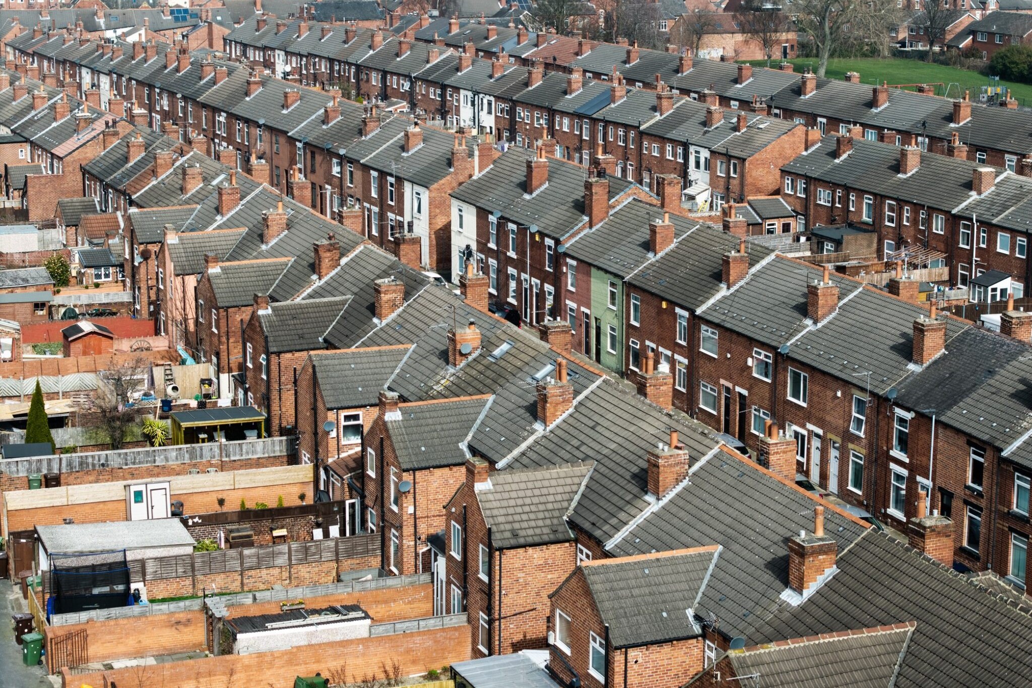 Londoners in social housing give back £9 for every £1 they get in housing benefit
