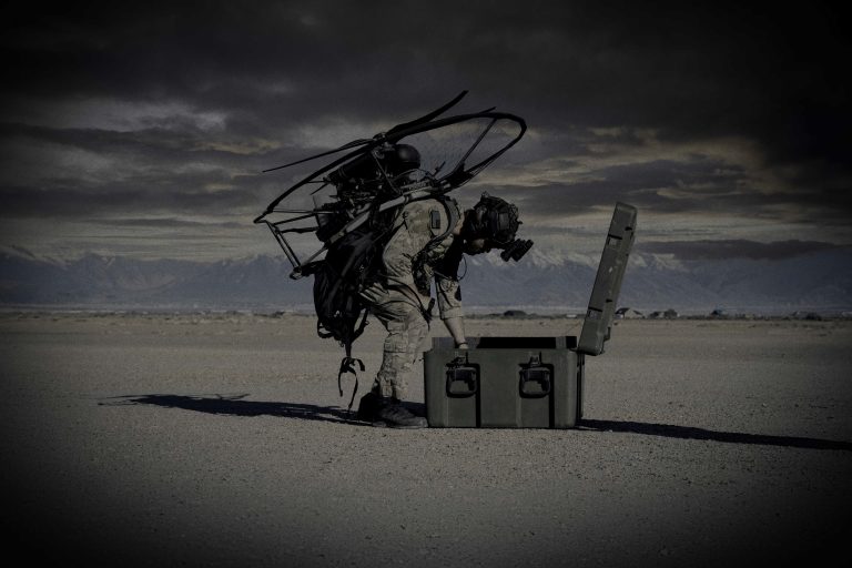 UK plans to equip soldiers with foot-launched paragliders