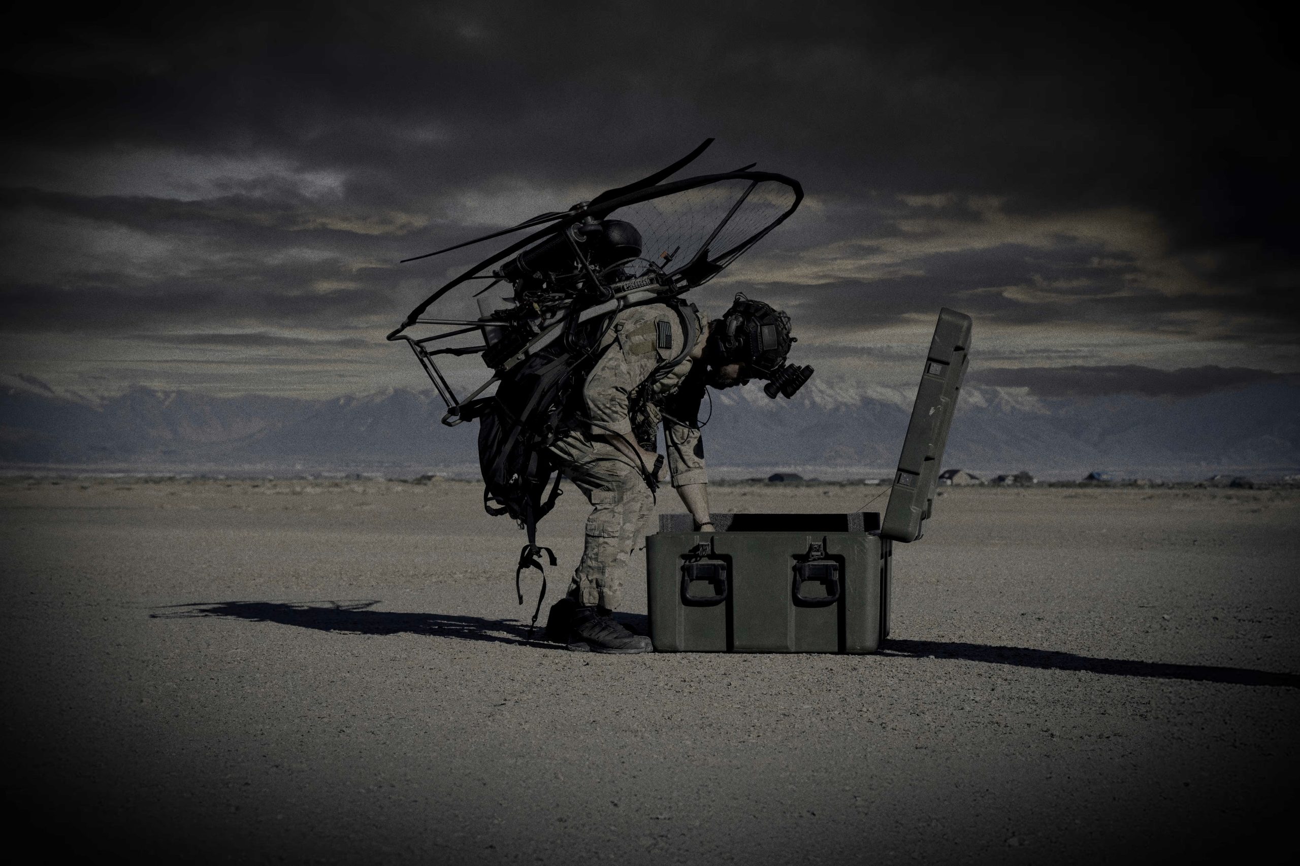 UK plans to equip soldiers with foot-launched paragliders
