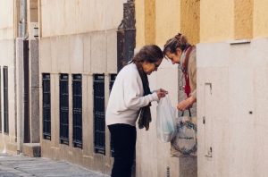 How many Brits can trust their neighbour to lend them £30 in an emergency